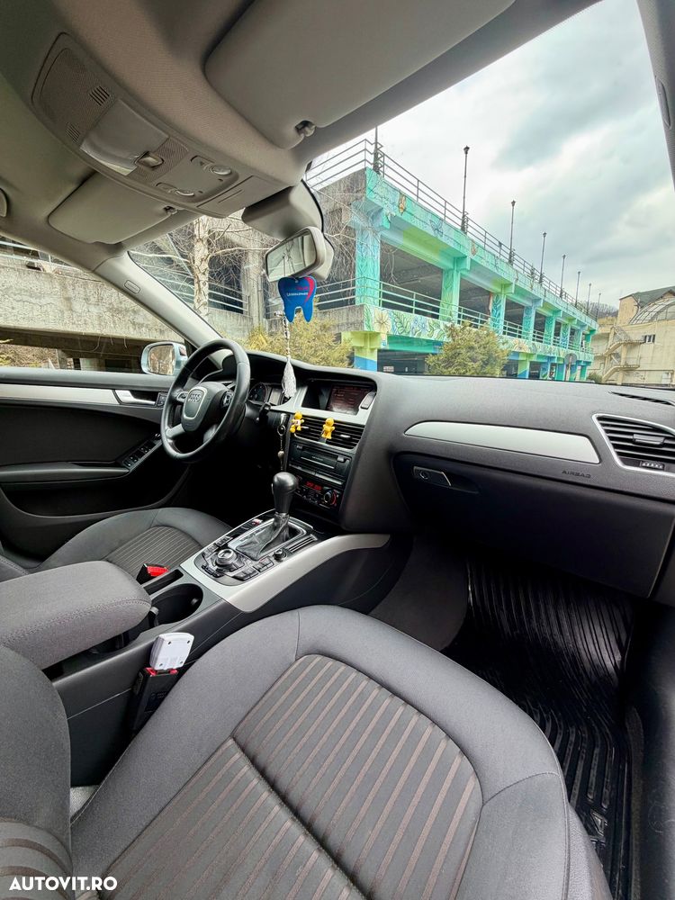 Audi A4 2.0 TDI DPF multitronic Ambiente - 12