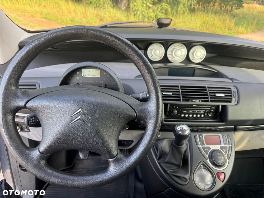 Citroën C8 2.0 16V Confort - 17