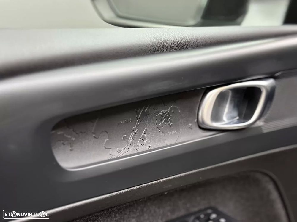 Volvo XC 40 Recharge Core - 27