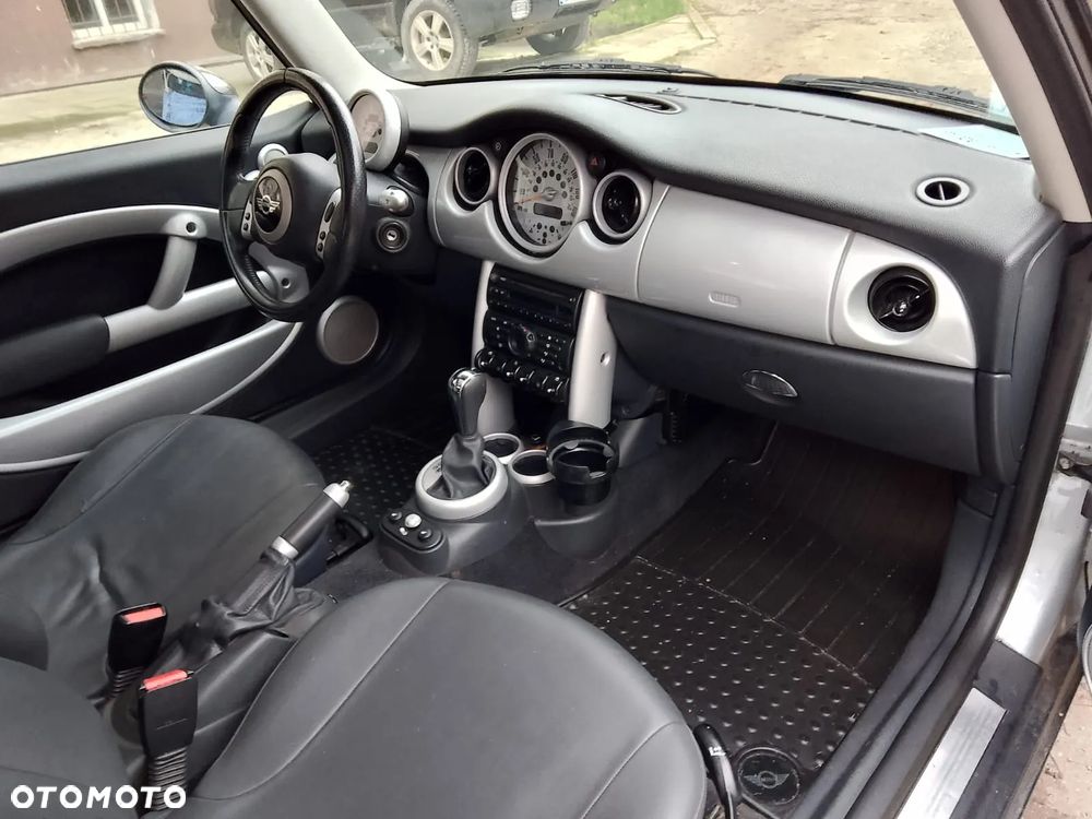 MINI Cooper Standard - 11