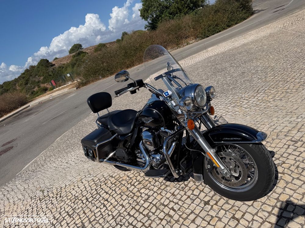 Harley-Davidson FLHRCI Road King Classic - 11