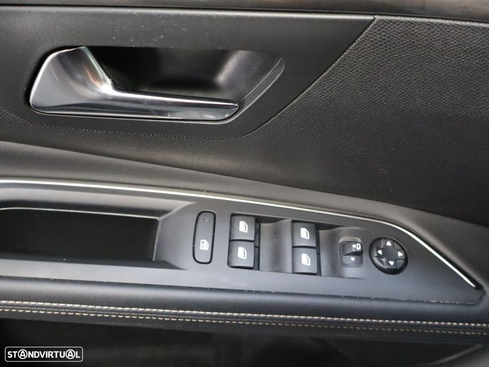 Peugeot 5008 1.5 BlueHDi GT Line EAT8 - 24