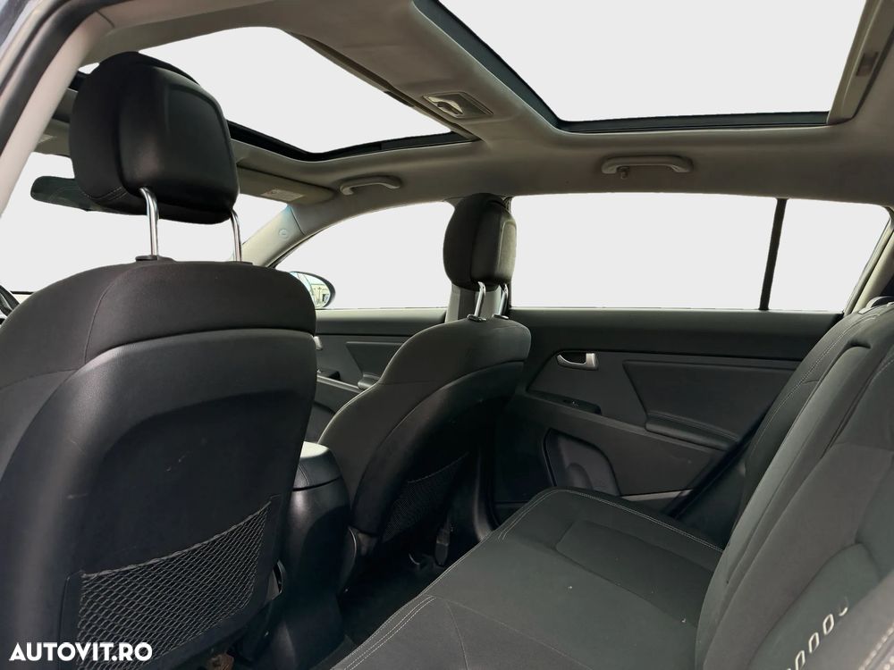 Kia Sportage 1.7 CRDI 2WD Attract - 12