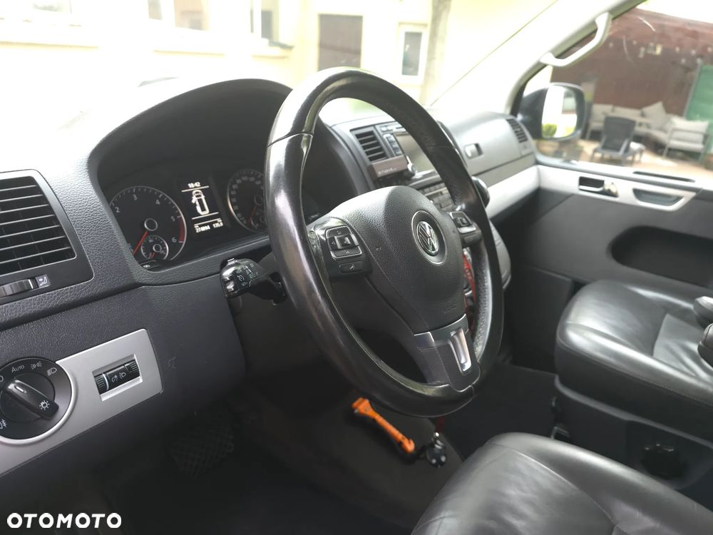 Volkswagen Multivan - 15