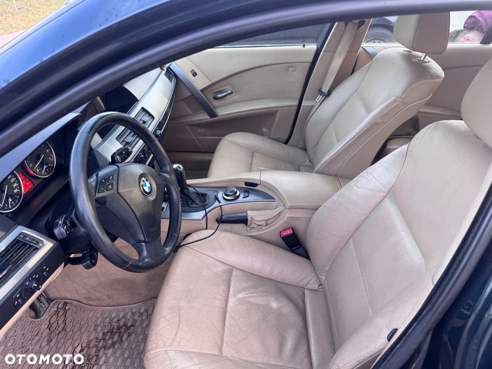 BMW Seria 5 523i - 10