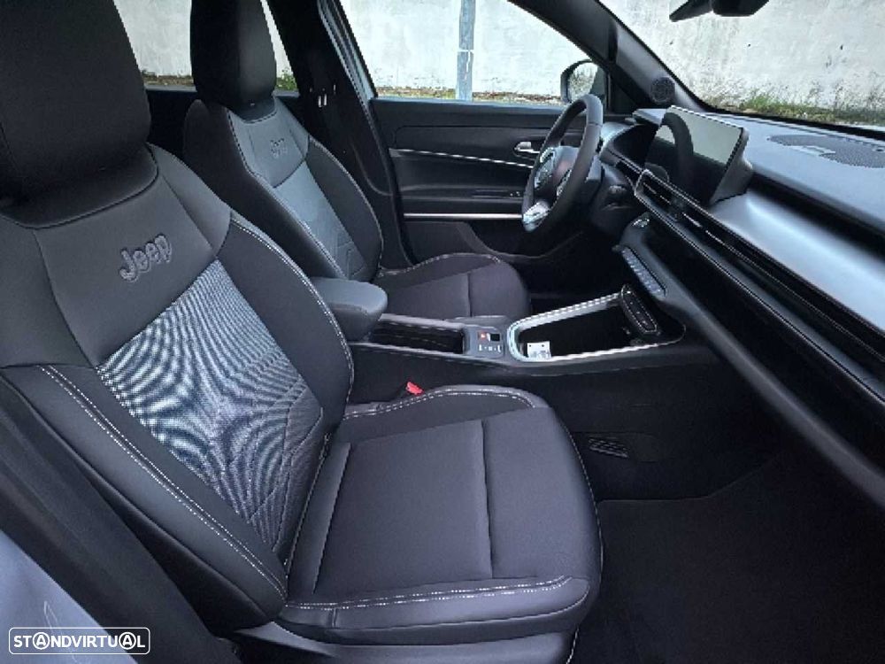 Jeep Avenger 54 kWh Summit - 16