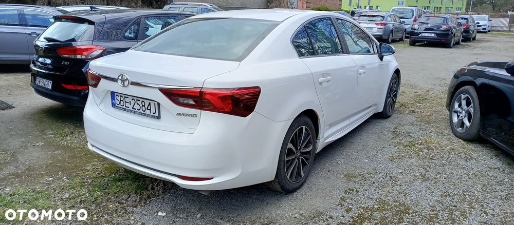 Toyota Avensis 2.0 D-4D Premium - 3