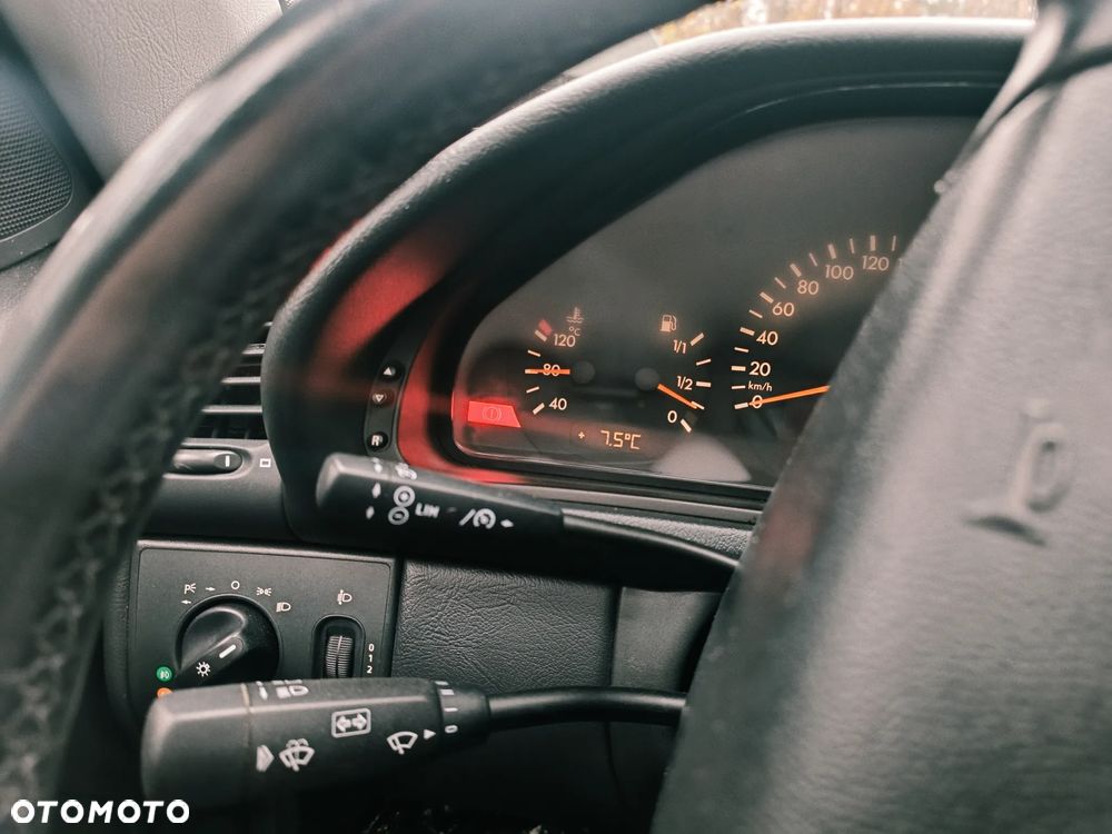 Mercedes-Benz CLK - 19