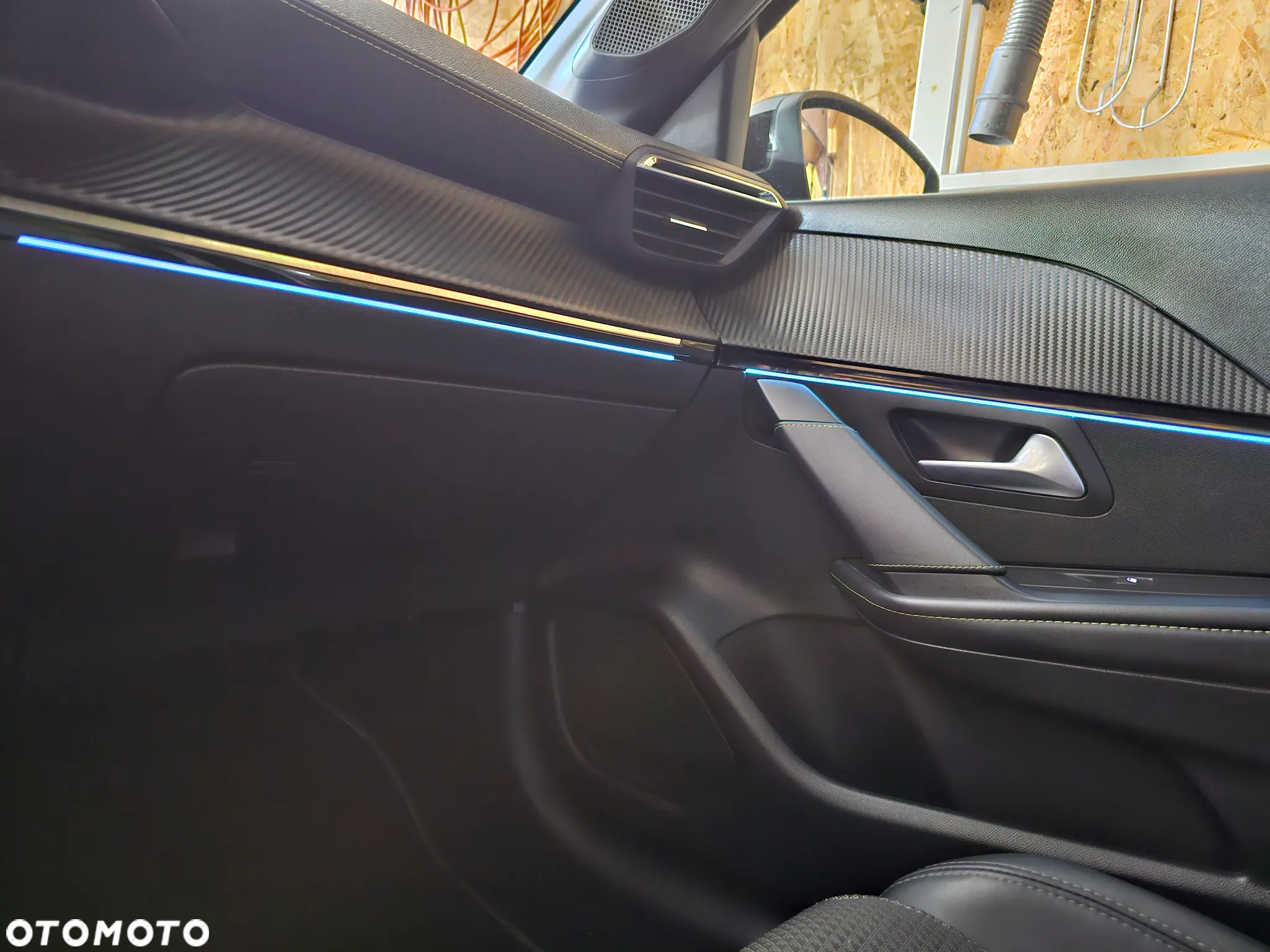 Peugeot 208 PureTech 100 EAT8 GT - 5