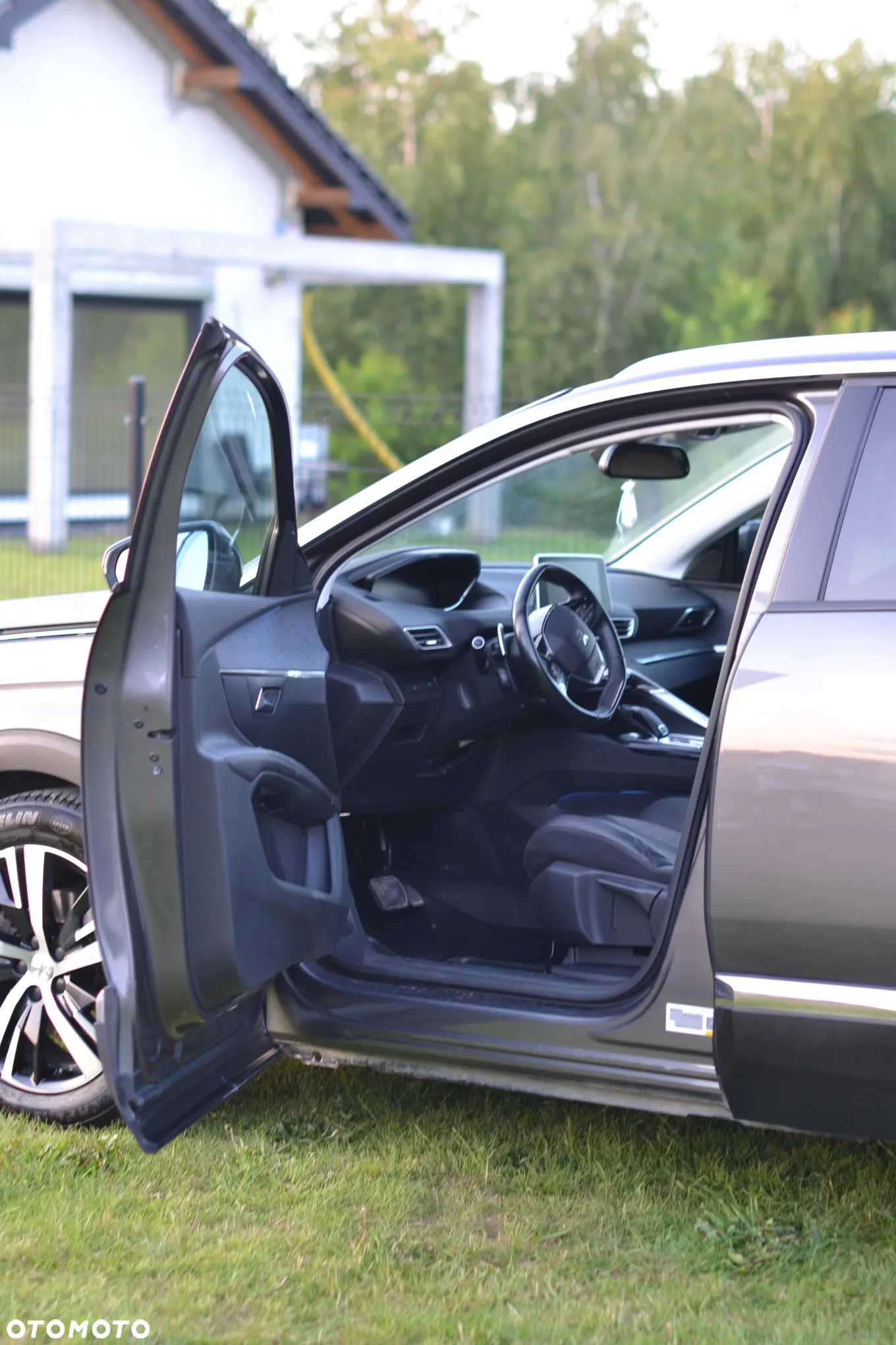 Peugeot 5008 1.6 THP Allure S&S EAT6 - 5