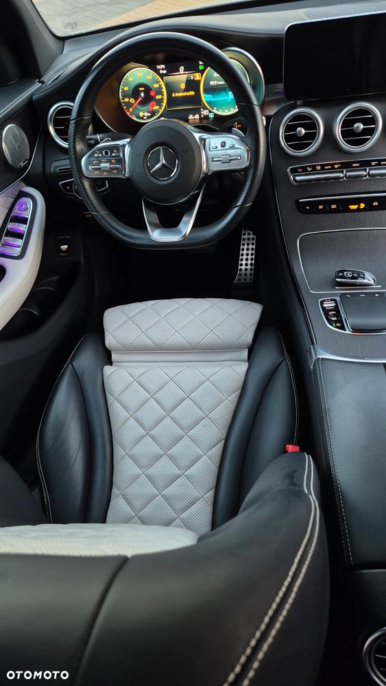 Mercedes-Benz GLC 300 d 4Matic 9G-TRONIC AMG Line - 25