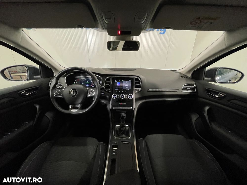 Renault Megane TCE 140 Equilibre - 7