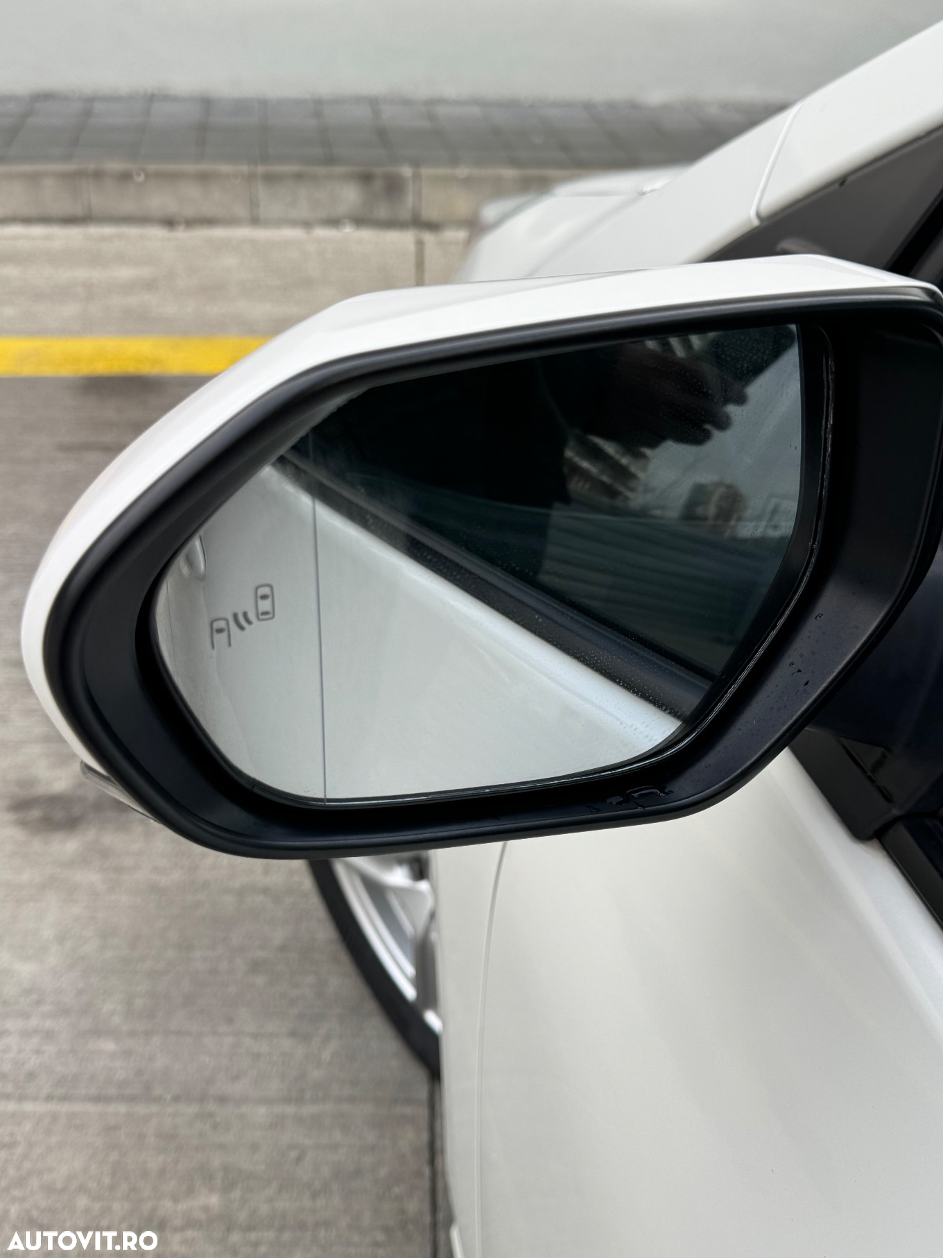 Toyota Prius (Hybrid) Life - 22