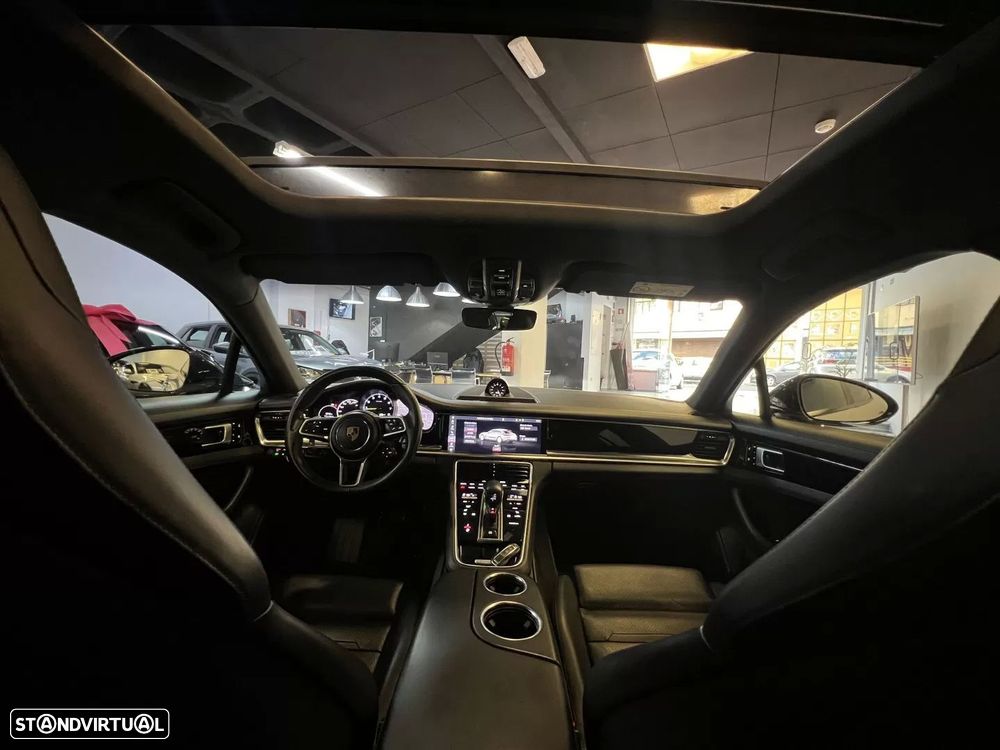 Porsche Panamera Sport Turismo 4 E-Hybrid - 12