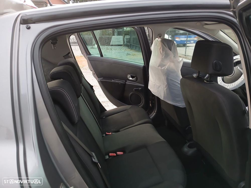 Renault Clio 1.2 16V Dynamique S - 3