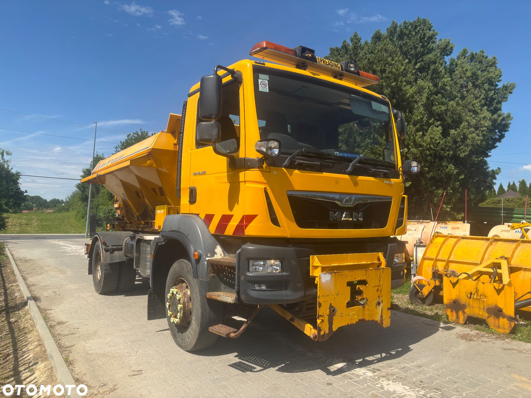 MAN TGM 18.250 4X4BB Piaskarka solarka econ pług schmidt - 18