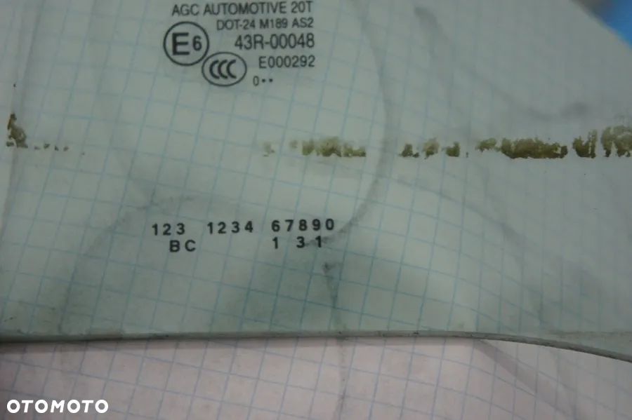 NR 182 Szyba lewy tył Audi Q3 2010 - 4