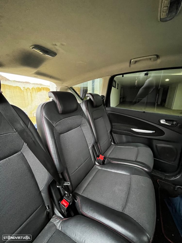 Ford S-Max 2.2 TDCi Titanium 7L - 12