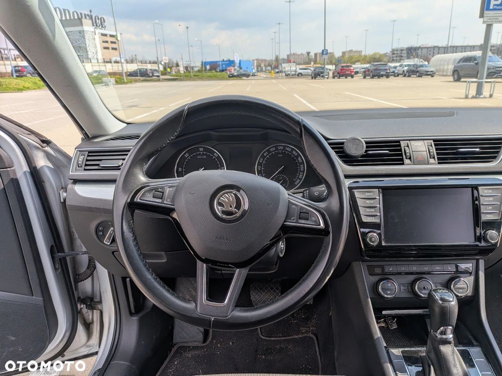 Skoda Superb 2.0 TDI Ambition DSG - 11