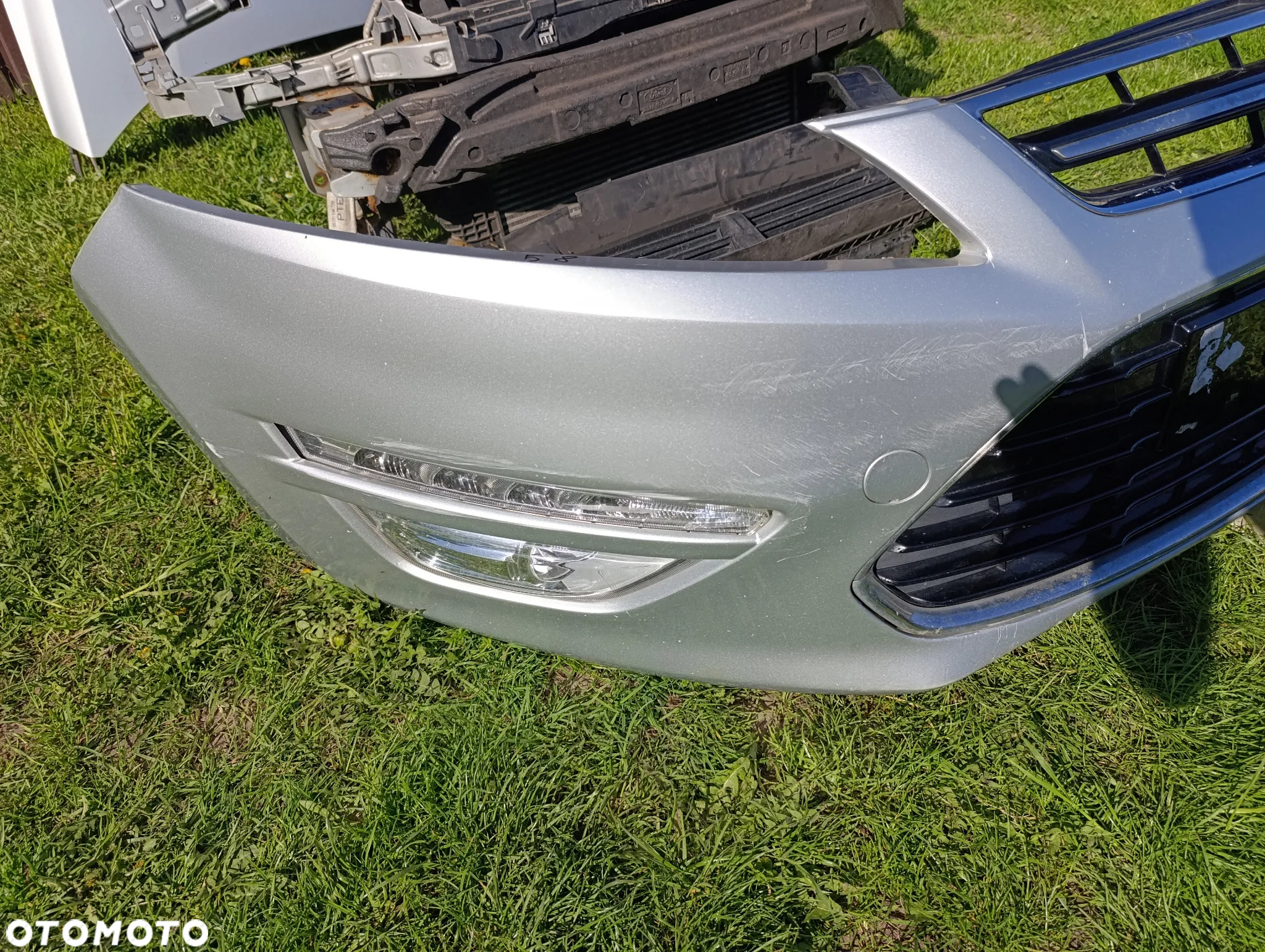 MASKA PAS  ZDERZAK PRZÓD MONDEO MK4 LIFT 58 - 2