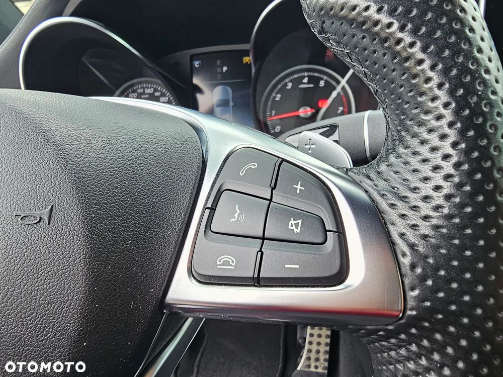 Mercedes-Benz Klasa C 200 4-Matic 9G-TRONIC - 29