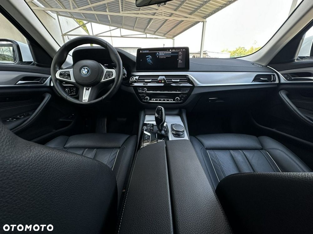 BMW Seria 5 530e xDrive Luxury Line - 21