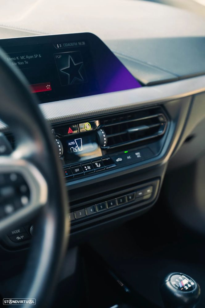 BMW 116 d Pack Desportivo M - 13