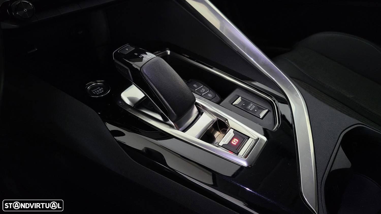 Peugeot 3008 1.6 Hybrid Allure e-EAT8 - 17