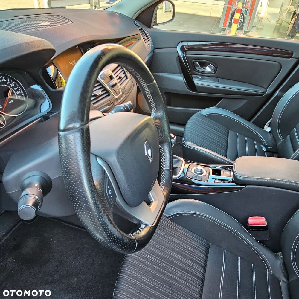 Renault Laguna dCi 150 FAP Bose - 25
