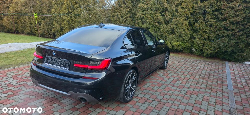 BMW Seria 3 330e M Sport - 8