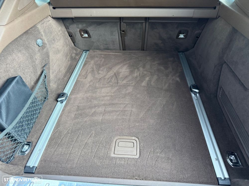 Porsche Panamera Sport Turismo 4 E-Hybrid - 29