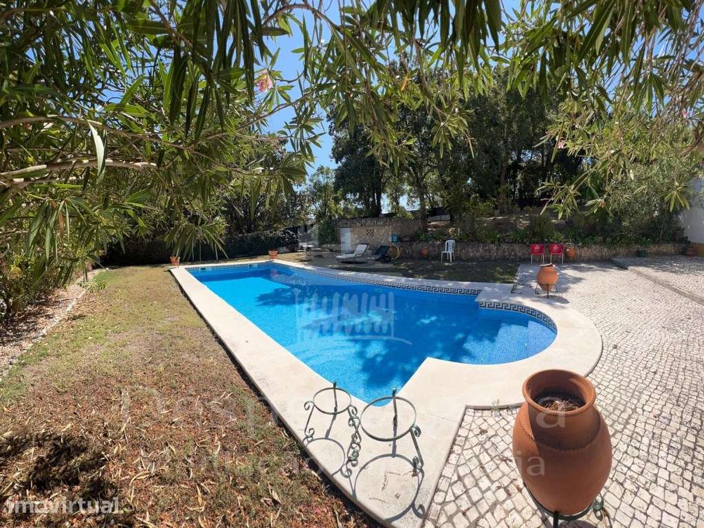 Moradia Térrea com piscina em Santa Catarina - Grande imagem: 3/15