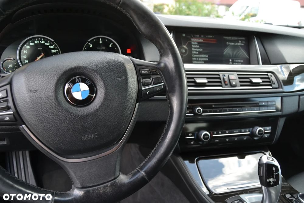BMW Seria 5 530d xDrive - 13