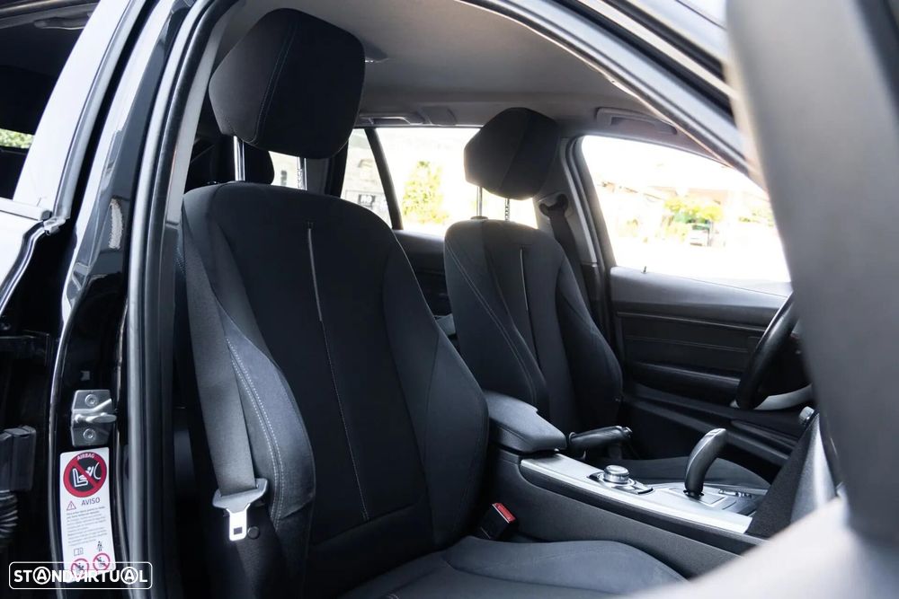 BMW 318 d Auto Line Sport - 27