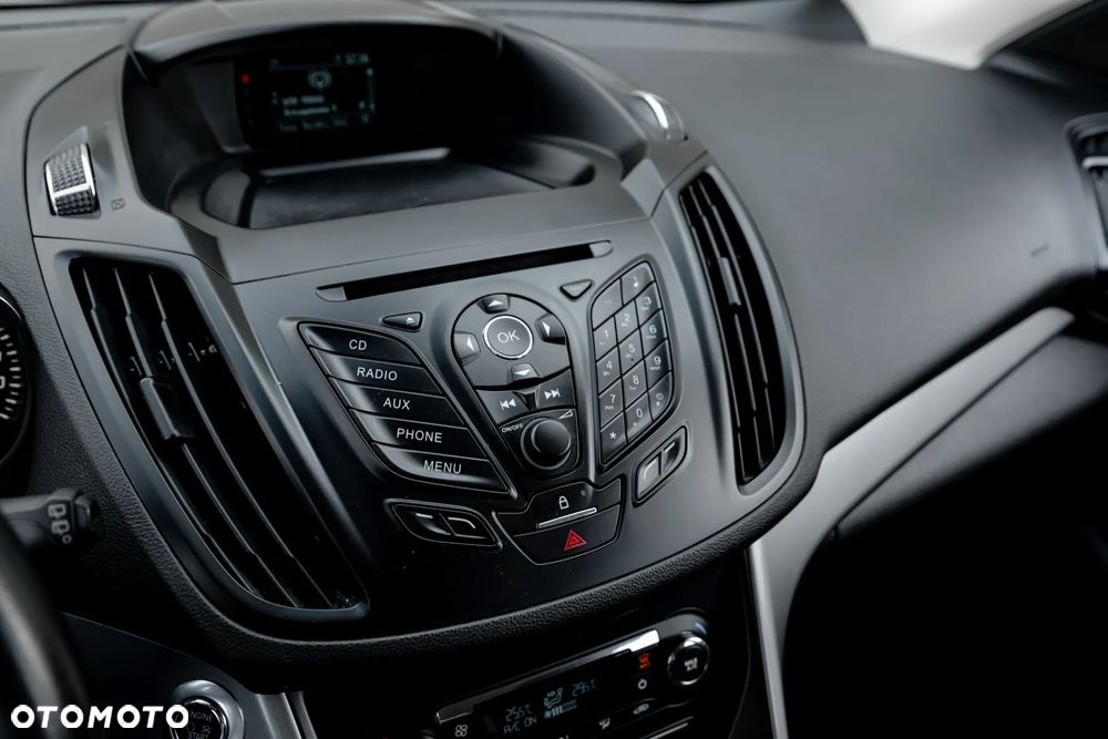 Ford Kuga 2.0 TDCi 2x4 Titanium - 22