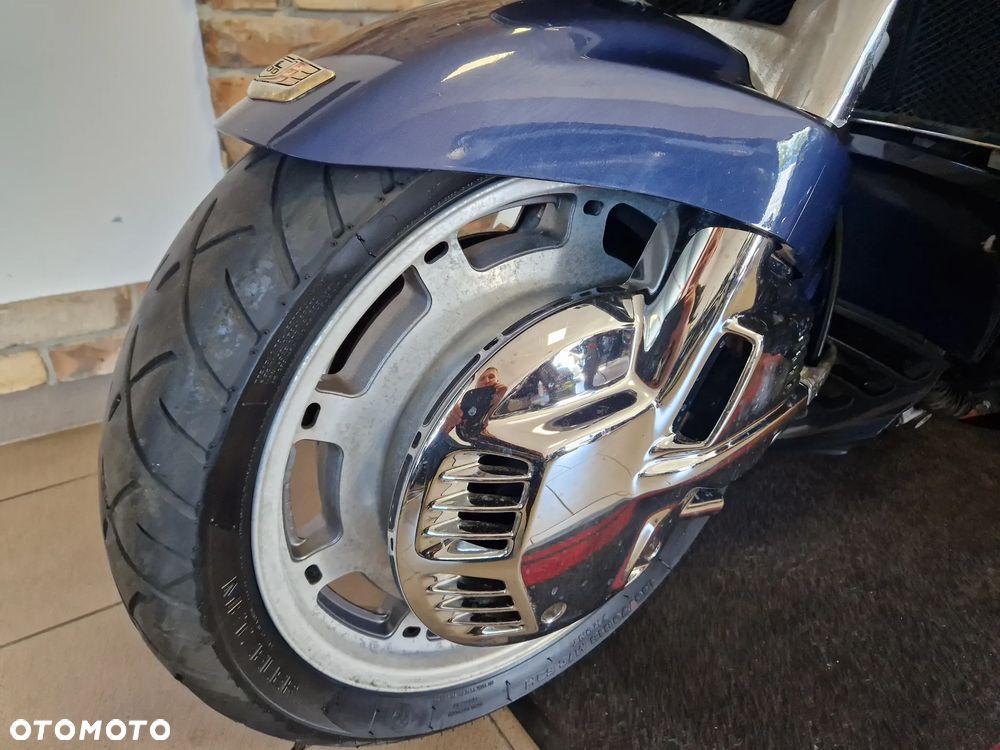 Honda GL - 9