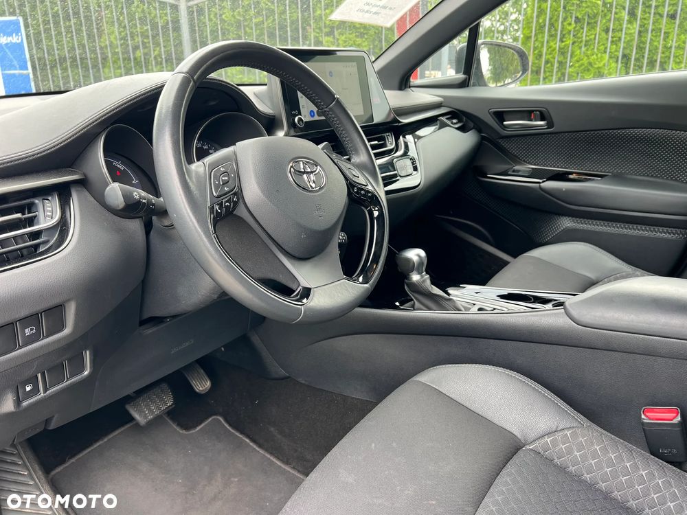 Toyota C-HR ver-1-8-hybrid-executive - 28