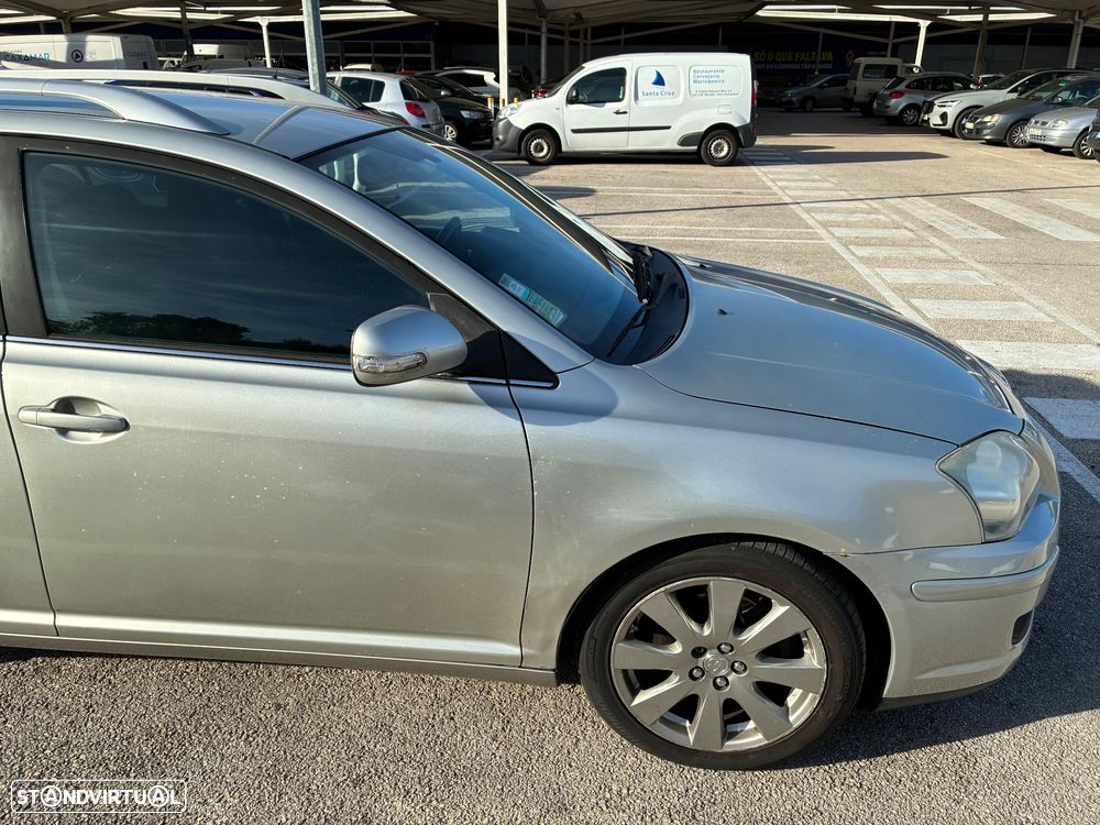 Toyota Avensis SW 2.0 D-4D - 4