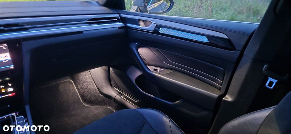 Volkswagen Arteon 2.0 TDI R-Line DSG - 28