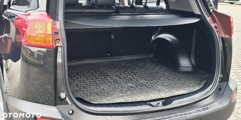 Toyota RAV4 2.2 D-CAT Premium - 26