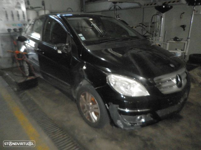 Carro MOT: 640940 CXVEL: A7112610101 MERCEDES CLASS B 245 2009 180 2.0CDI 109CV 5P PRETO DIESEL - 4
