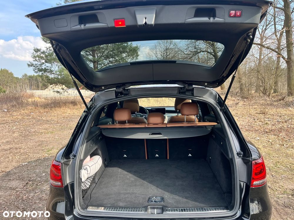 Mercedes-Benz GLC 300 4Matic 9G-TRONIC AMG Line - 9