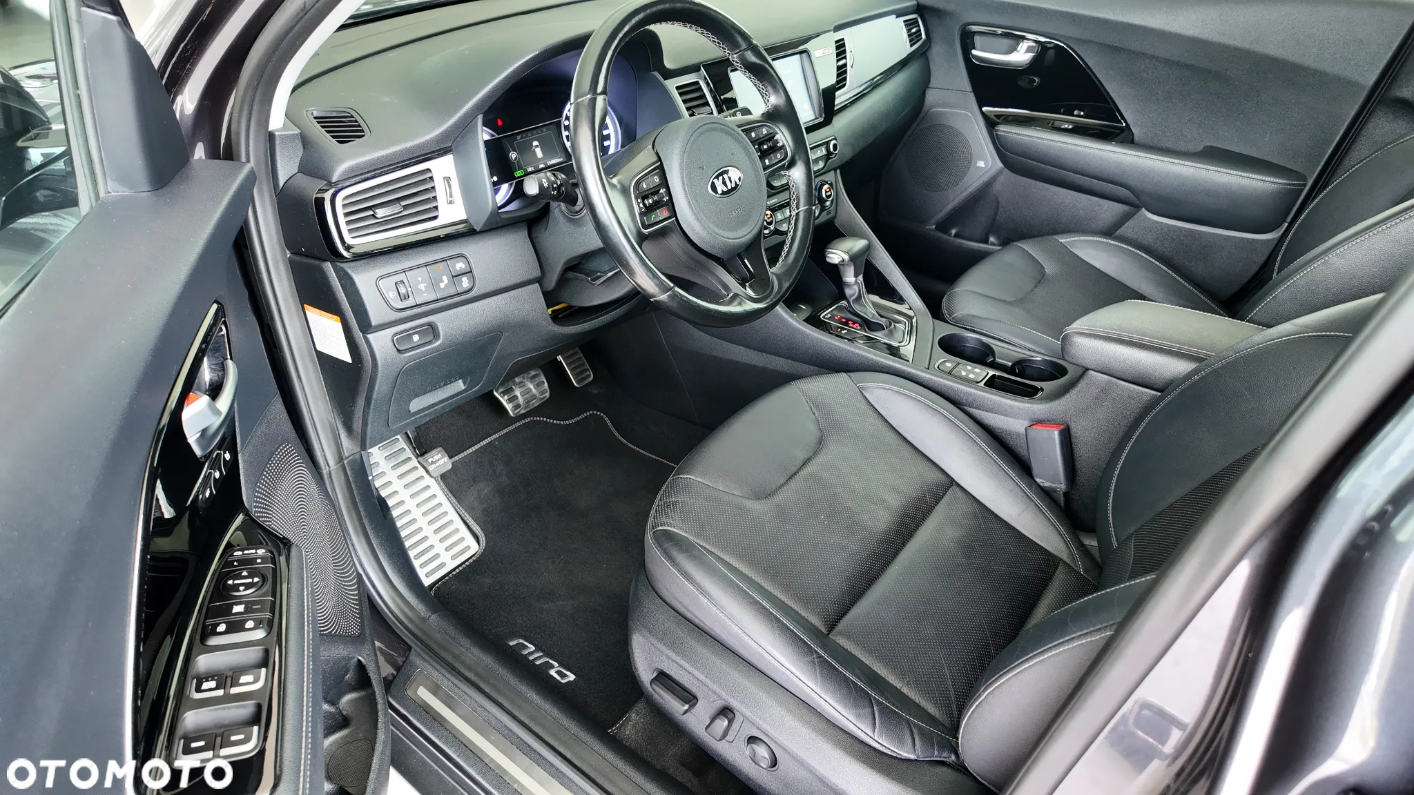 Kia Niro 1.6 GDI Hybrid L Business Line - 12