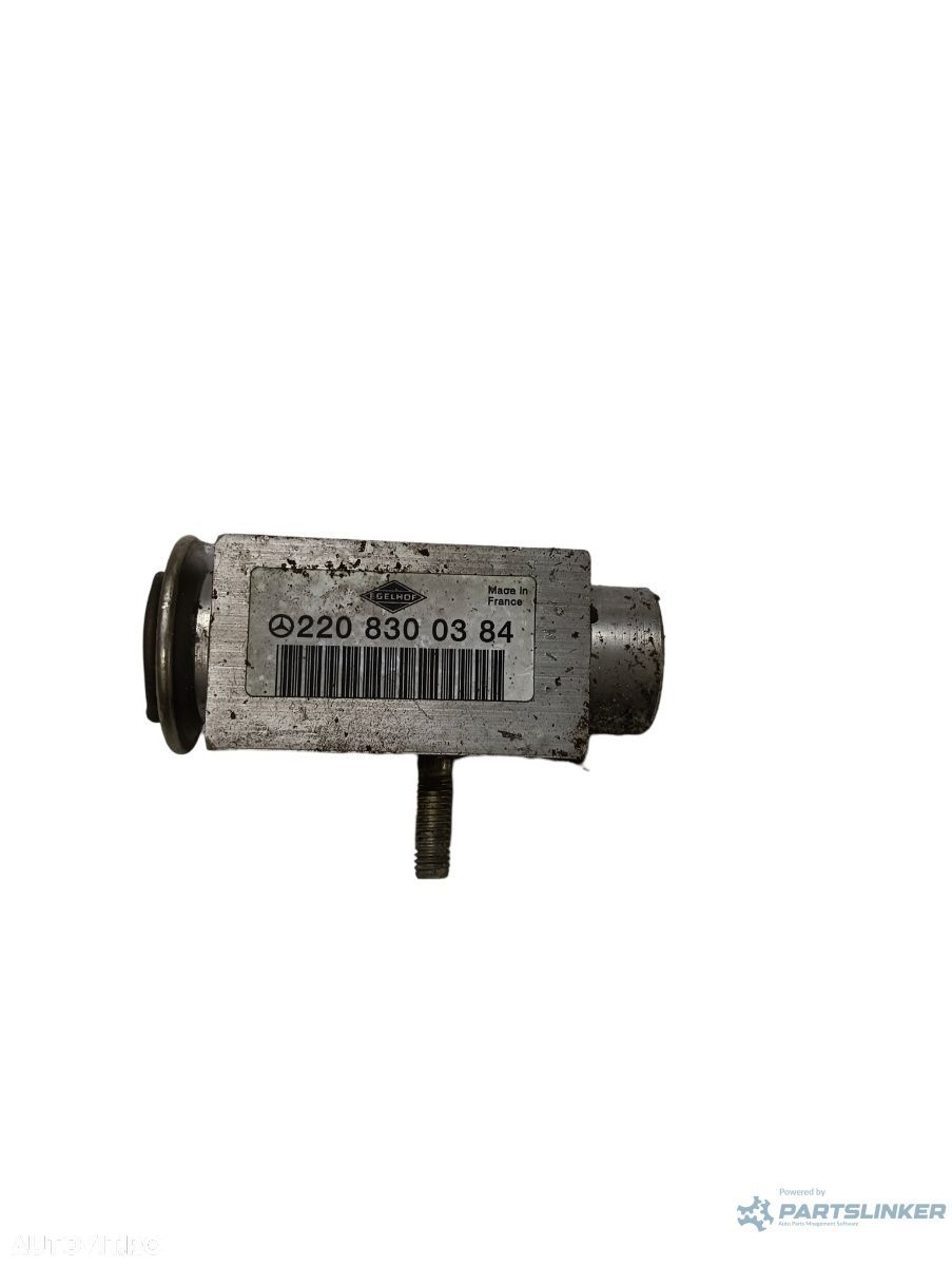 Supapă ralanti (regulator) MERCEDES-BENZ A-CLASS II W169 2004 - 2012, MERCEDES-BENZ C-CLASS II W203  2000 - 2007 2208300384 - 1