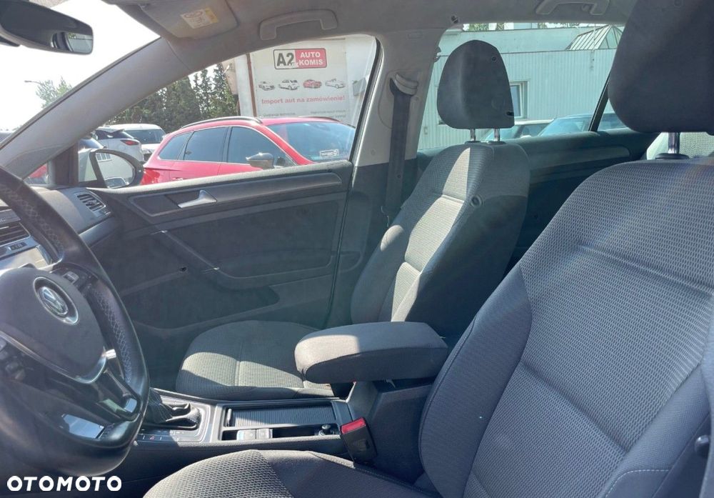 Volkswagen Golf - 11