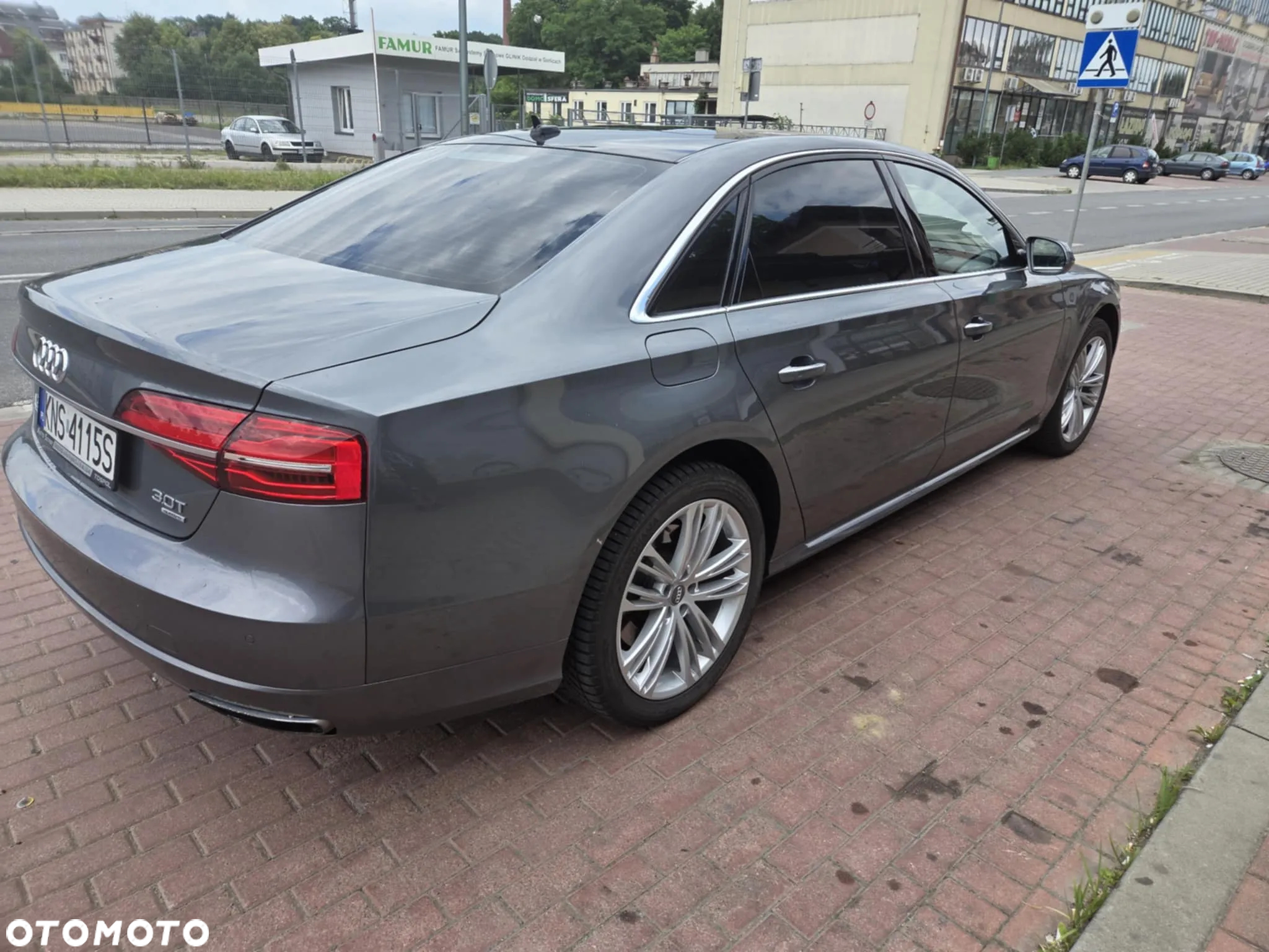Audi A8 - 4