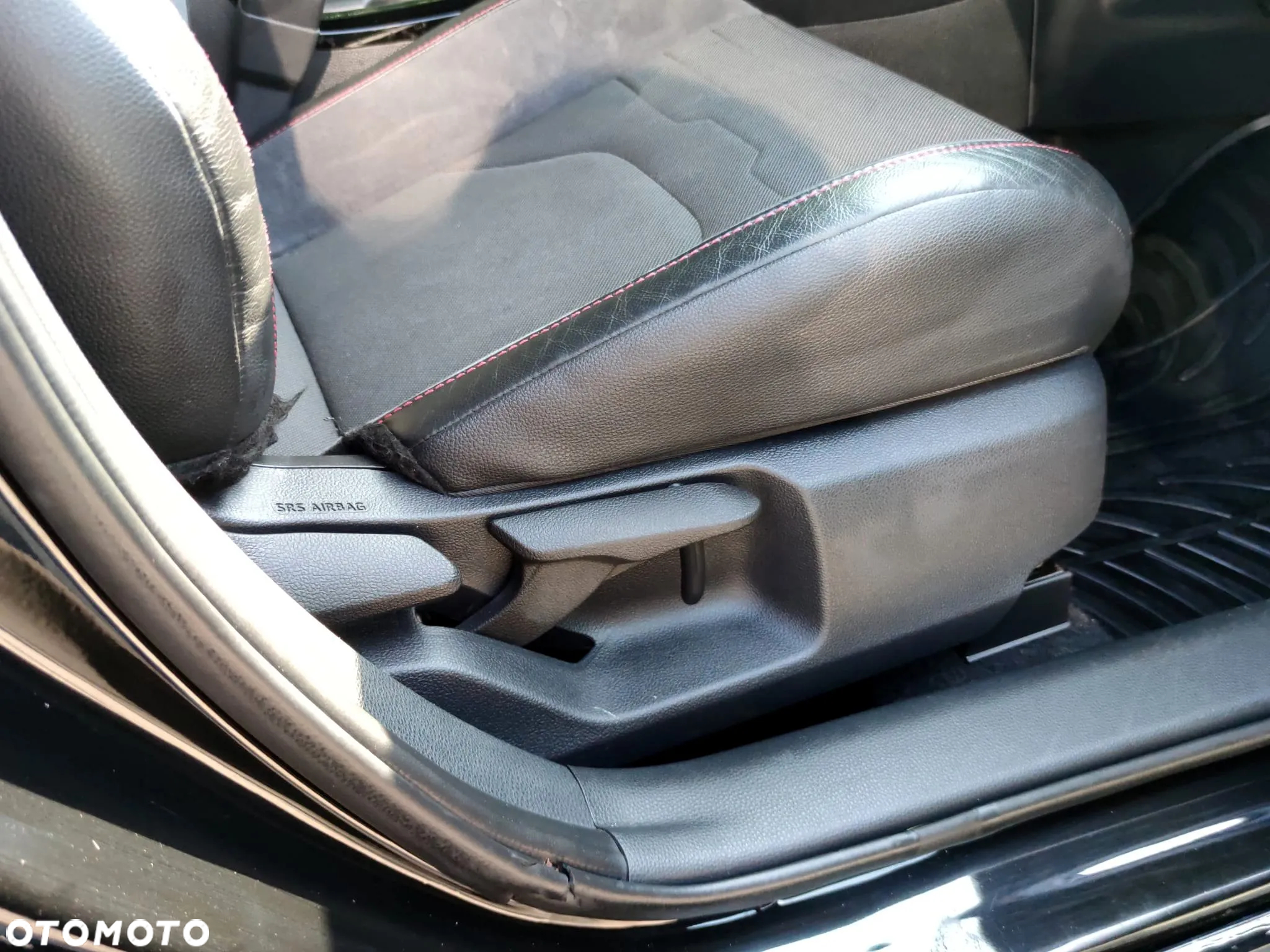 Toyota Corolla 2.0 Hybrid Executive - 16