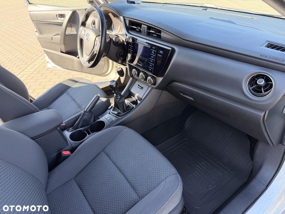 Toyota Corolla 1.6 Active EU6 - 12