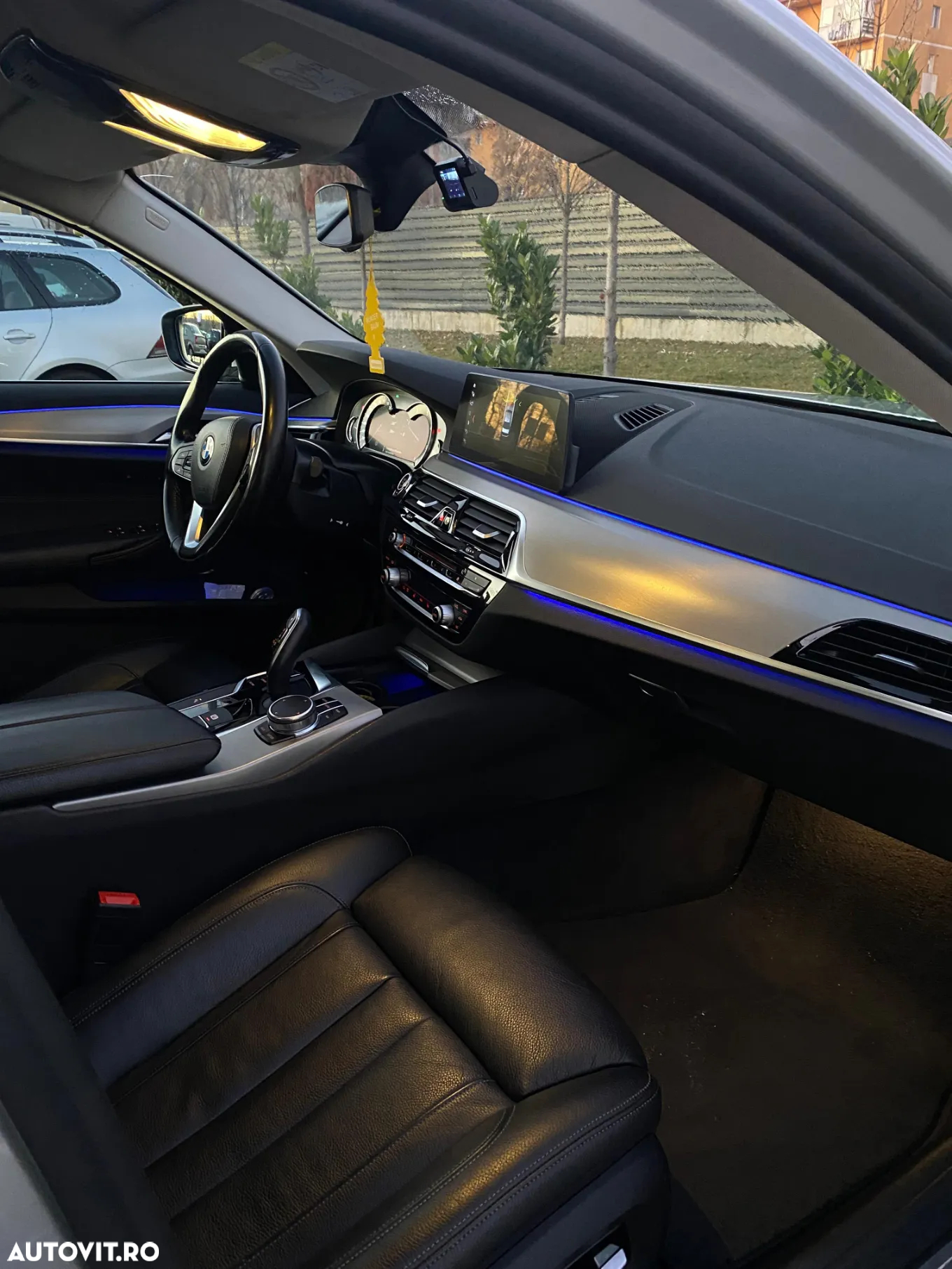 BMW Seria 5 520d xDrive AT - 9
