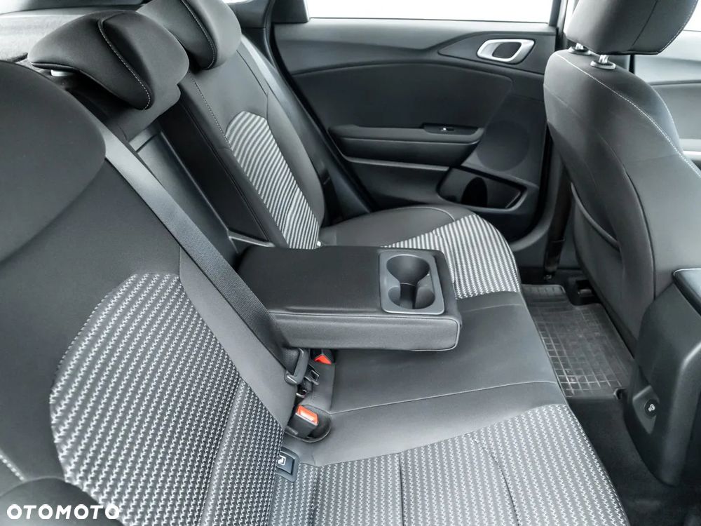 Kia Ceed 1.5 T-GDI M - 23